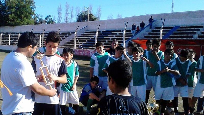 Los Altos “coronó” en Infantiles A del Apertura chacarero