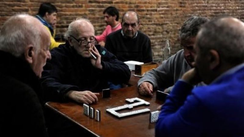 La amistad sin grietas ni redes: 40 años en el mismo bar