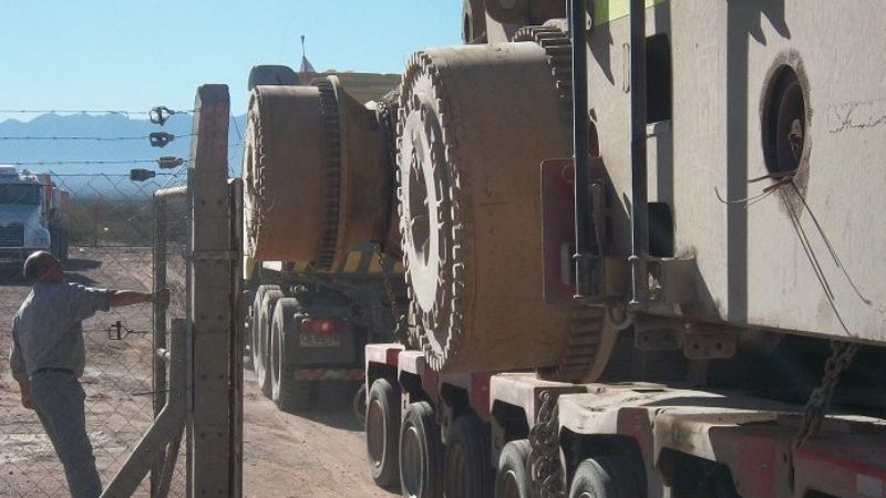 Ingresan las primeras maquinarias al yacimiento Bajo el Durazno