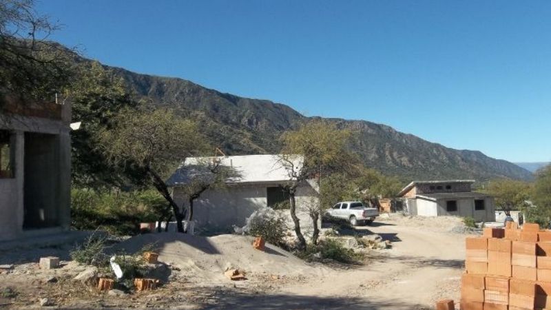 Familias que vivieron en una escuela abandonada tendrán una vivienda digna
