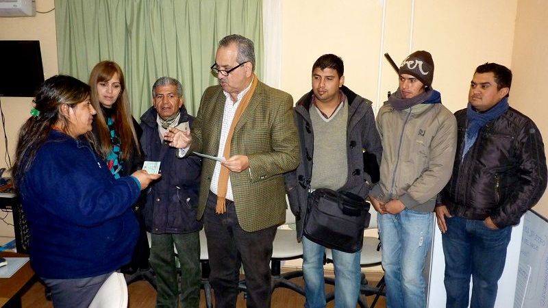 Entregaron maquinaria e insumos a emprendedores