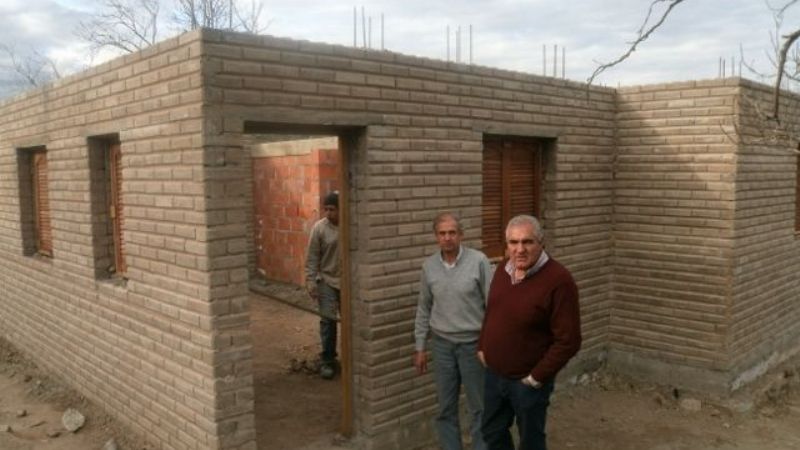 Avanza la construcción de 40 viviendas productivas en Ancasti