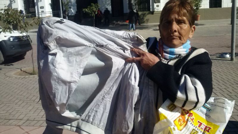 Mujer denuncia tortura policial contra su hijo