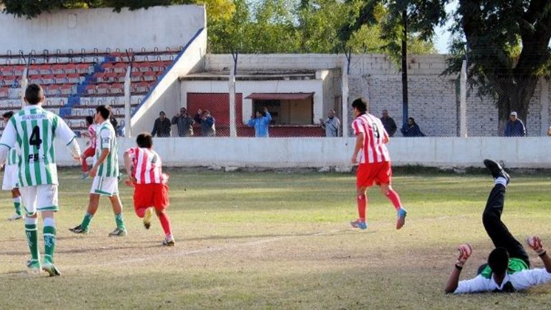 Santos-Bandeños y Sagrados-Brujos empataron;  la Villa único ganador