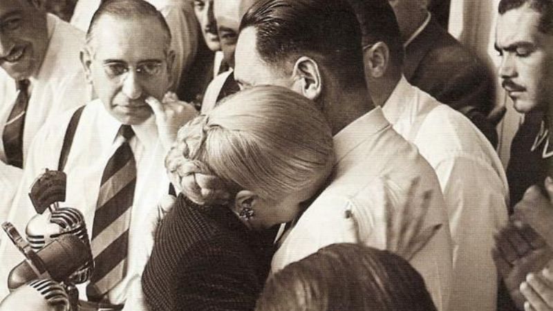 Cristina recordó a Evita y afirmó que “en el fondo nunca se fue”