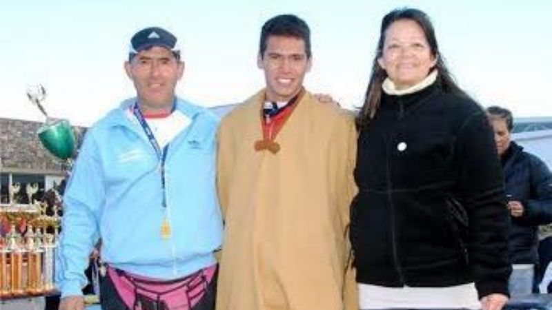 Fabricius y Villagra se pusieron los ponchos del Maratón