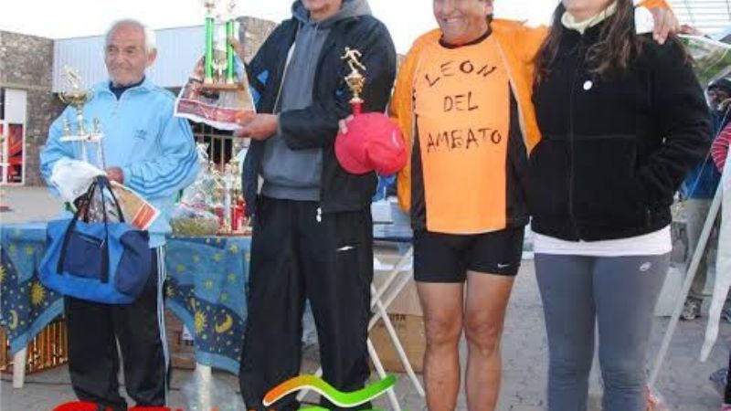 Fabricius y Villagra se pusieron los ponchos del Maratón