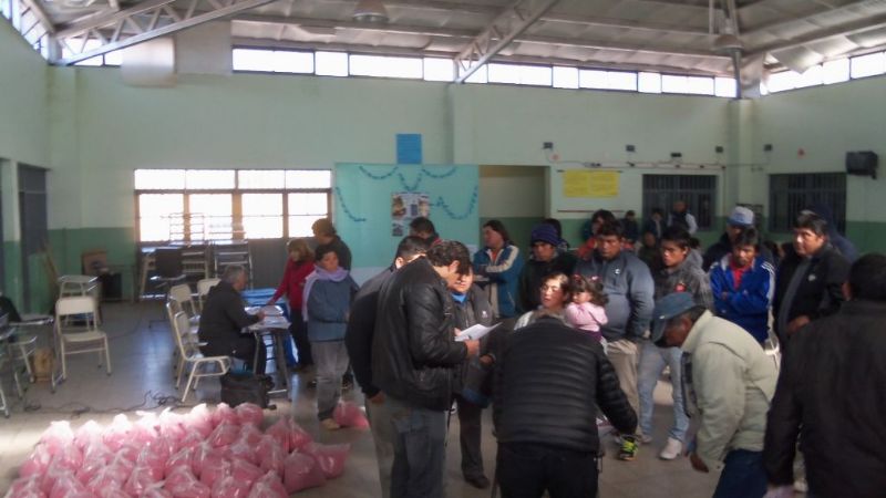 Entregaron cheques del Plan Mosto 2014 y semillas de alfalfa a productores