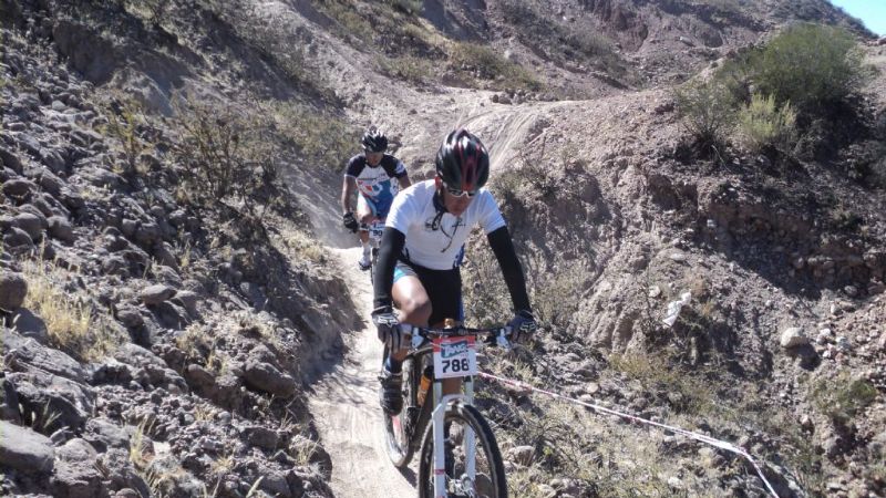 Espectacular jornada de mountain-bike corrida en la localidad de Hualfín