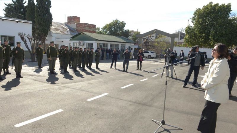 Lucía presidió el acto por el aniversario de Gendarmería Nacional