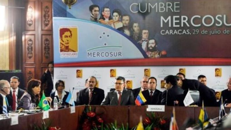 Cristina agradeció al Mercosur solidaridad ante "la agresión de los fondos buitre"