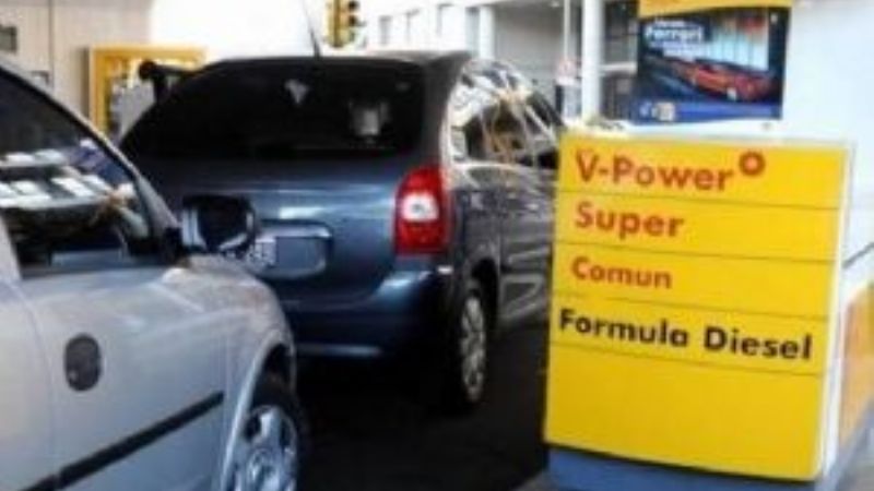 Shell y Esso se sumaron al 4% de aumento a los combustibles