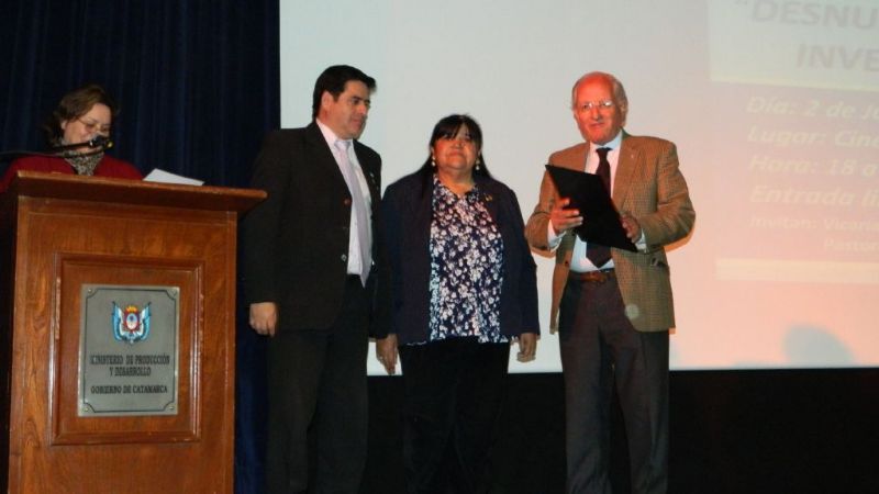 Magistral disertación del Dr. Abel Albino sobre desnutrición infantil