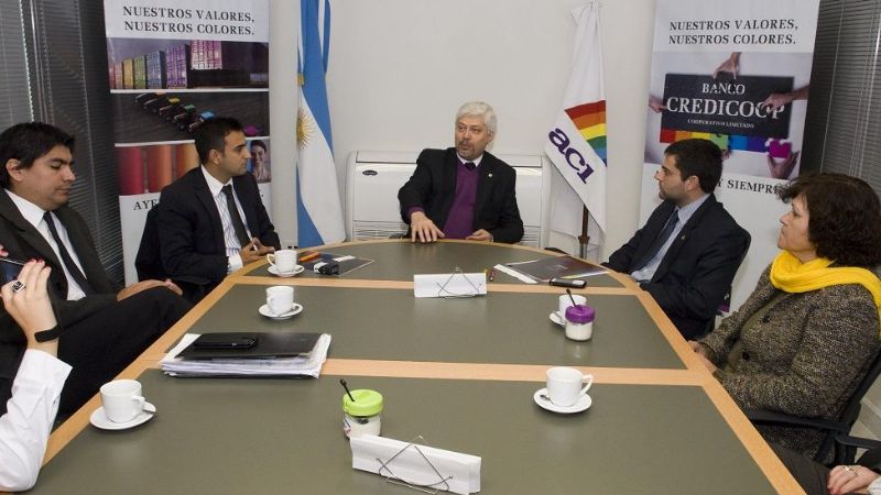 La Dirección de Cooperativas firmo un convenio con el Banco Credicoop