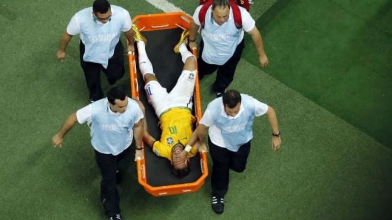 Neymar se fracturó una vértebra y queda  fuera del Mundial