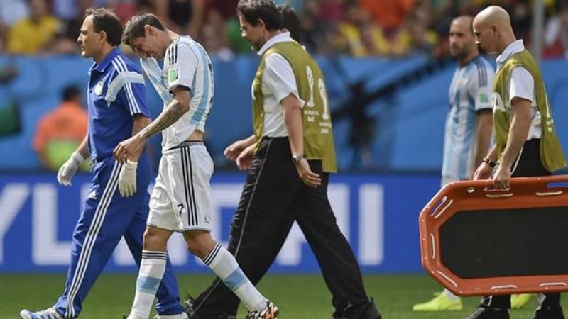 Di María se desgarró y no podrá seguir en el Mundial