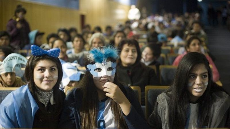 Cientos de catamarqueños vivieron en el cine el triunfo de la Selección