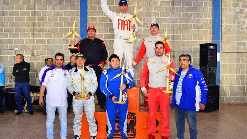 César Folledo festeja en Aimogasta