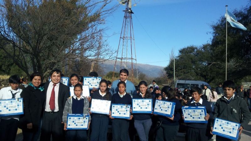 150 netbooks a estudiantes de Amadores y La Merced