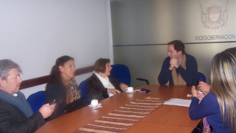 Mera recibió a asociación de ex presos políticos y familiares de desaparecidos