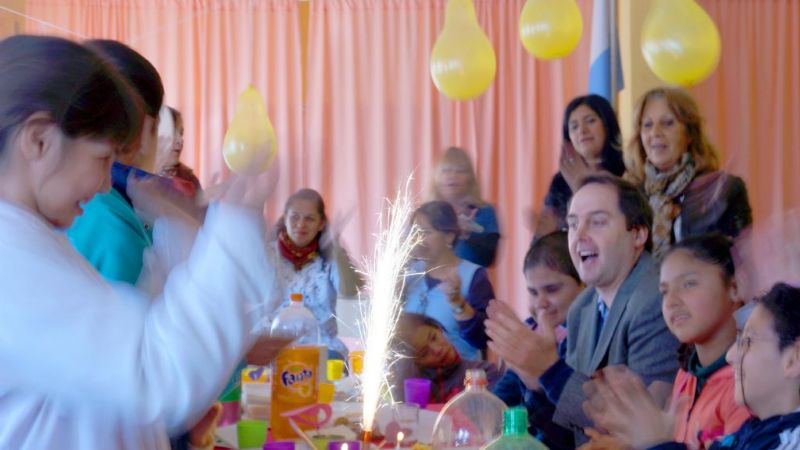 Festejo de Mera con los cumpleañeros de la Escuela del Centro de Rehabilitación