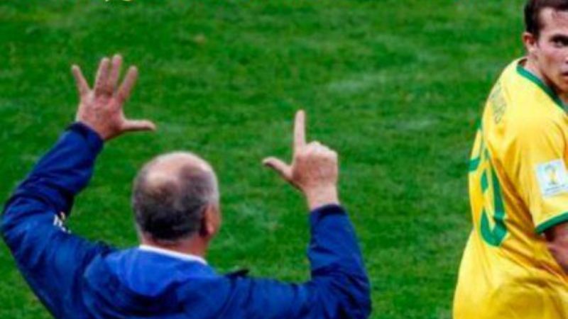 Los afiches con cargadas a Brasil no podían faltar