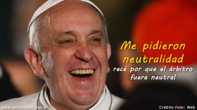 Los afiches con cargadas a Brasil no podían faltar