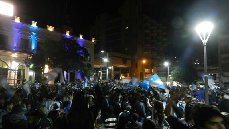 El triunfo desató un multitudinario festejo en Catamarca