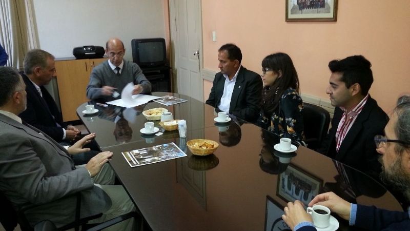 Firma de convenio para trabajar sobre un sistema de información geográfico vial