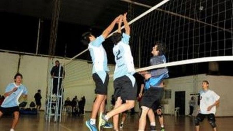 Encuentro de vóley masculino por el 73° Aniversario del Ateneo