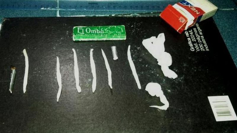 Detienen a jóvenes con droga