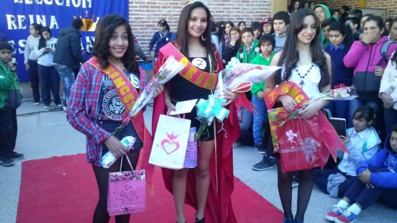 Preelección de la Reina en la Escuela Municipal de San Isidro