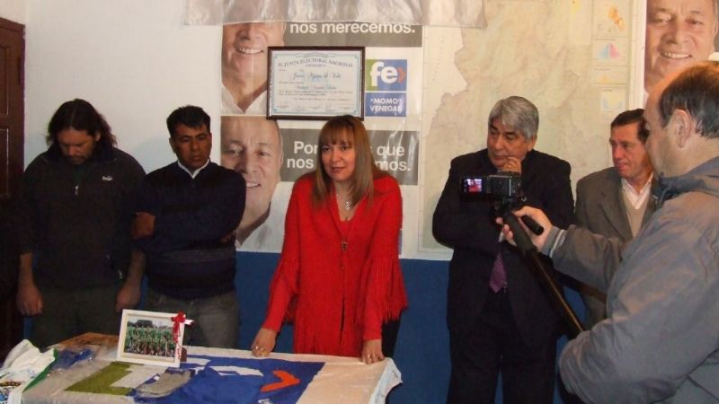 Entrega de indumentaria deportiva a clubes