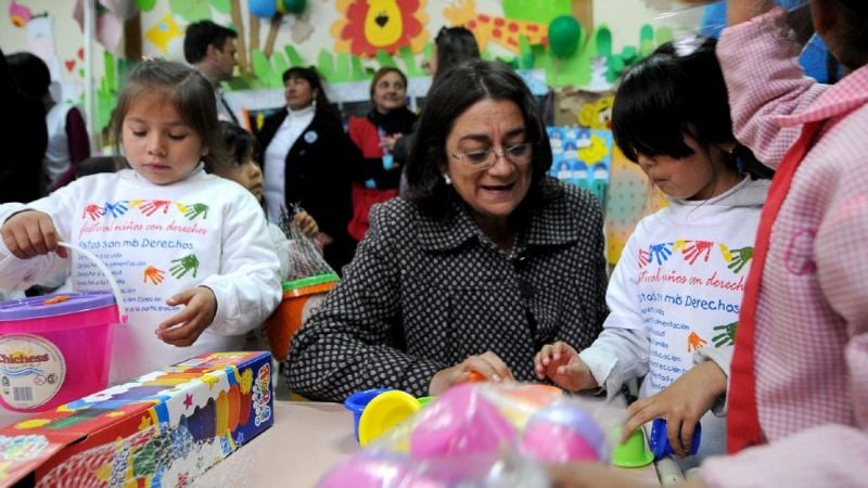 La Gobernadora compartió la tarde con los chicos del Hogar Escuela