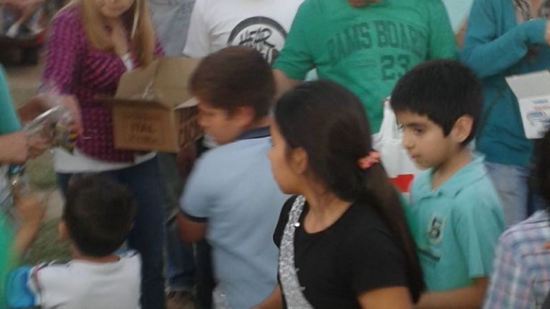 La juventud del APRa. agasajó a los niños