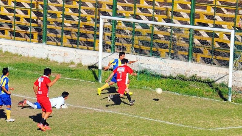 Estudiantes venció a V. Cubas, y empate de Vélez-Salta Central
