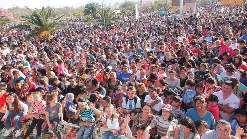 Más de 10 mil chicos festejaron su día junto a Piñón Fijo