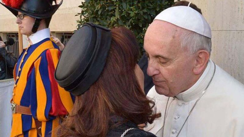 La Presidente envió sus condolencias al papa Francisco