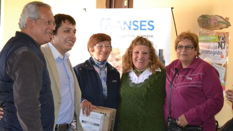 ANSES junto a jubilados de El Rodeo