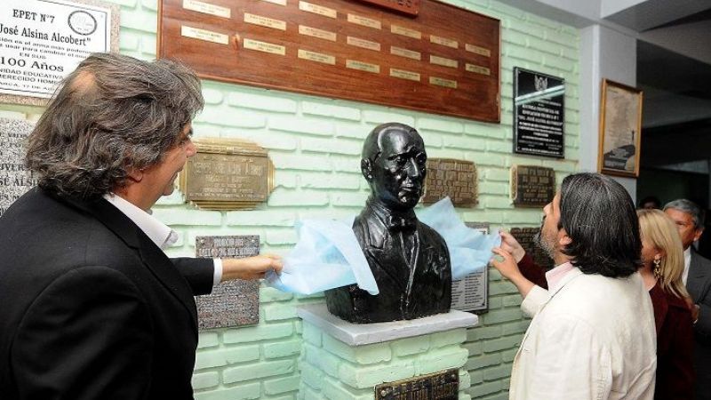Emotivo Centenario de la Escuela “Ing. José Alsina Alcobert”