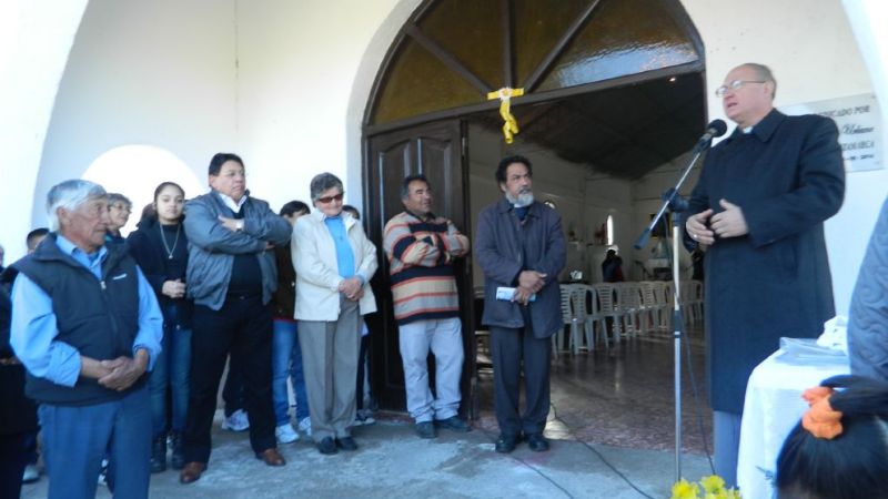 El Obispo consagró el altar y dedicó el templo del pueblo de Yunka Suma