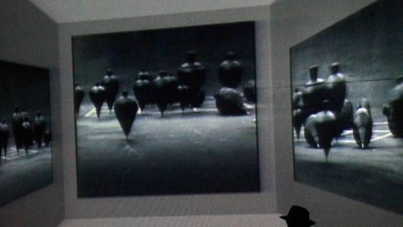 Juegos de trompos y viajes oníricos en la muestra de Miguel Ángel Ríos