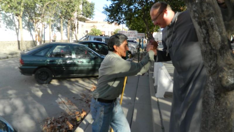 El Obispo visitó las escuelas de Malli y Huaco y se reunió con municipales y catequistas