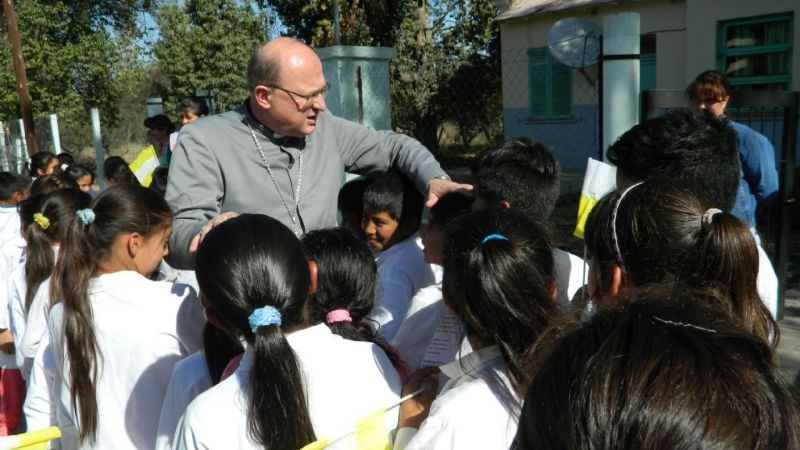 El Obispo visitó las escuelas de Malli y Huaco y se reunió con municipales y catequistas