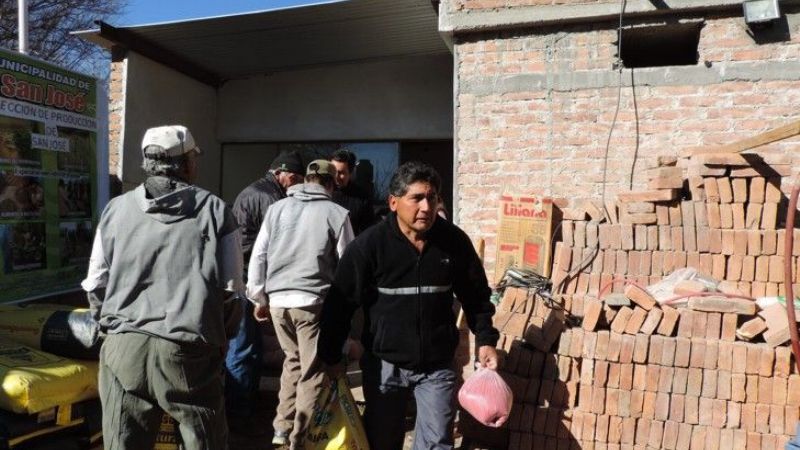 Entrega de forrajes a productores de San José