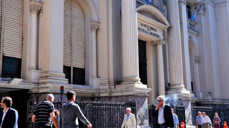 Se cerraron 311.000 cuentas sueldo en tres meses