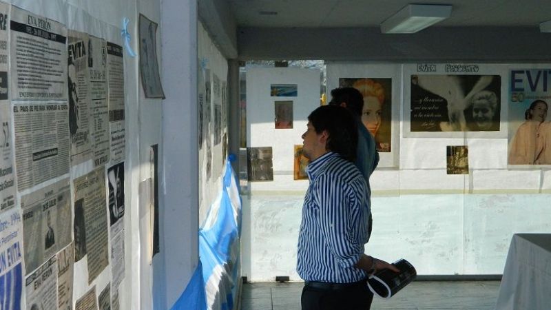 Muestra Homenaje a Evita