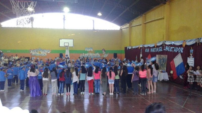 Alumnos del Colegio del Carmen homenajearon a San Martín