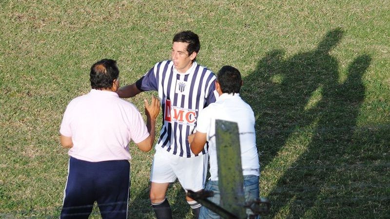 Sarmiento aprovechó el empate entre “Tesho” y el “Pincha”