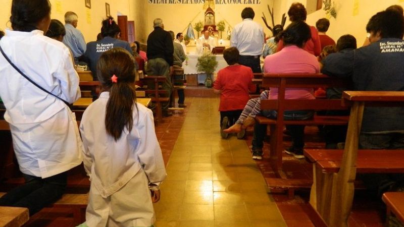 Amanao celebró la fe junto al Obispo